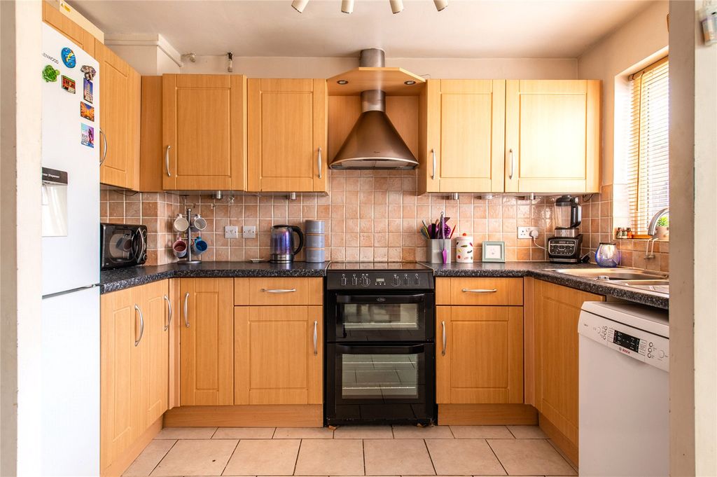 Property photo 3 of 22 Kitchen