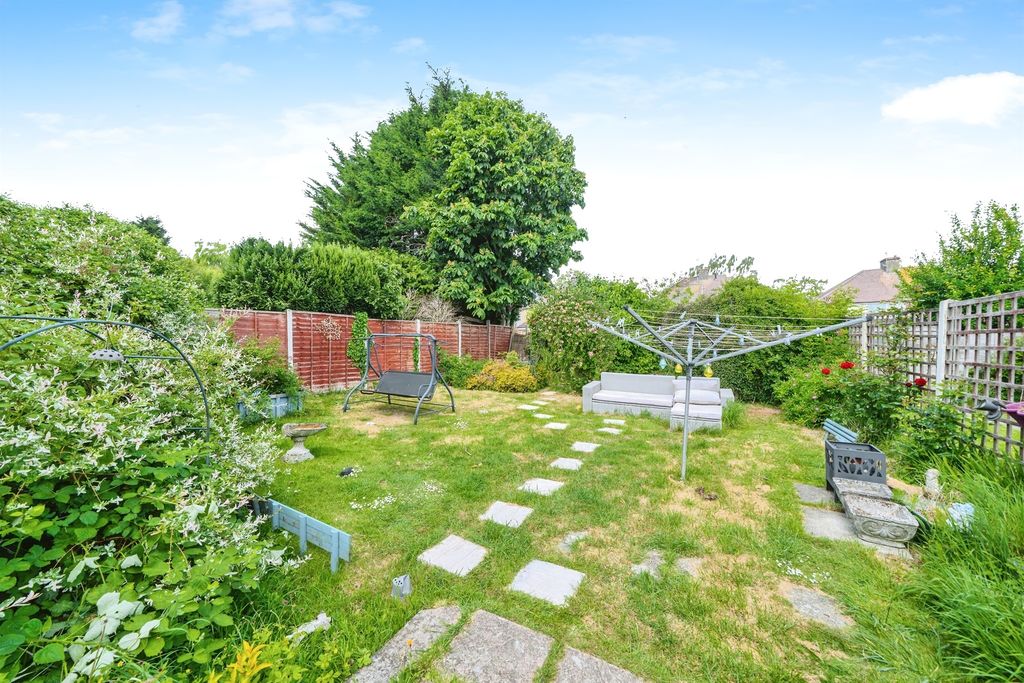 Property photo 2 of 17