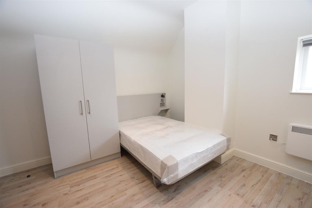 Property photo 3 of 6 2830474