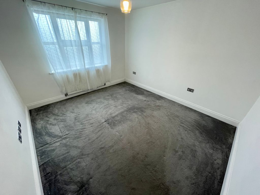 Property photo 3 of 5 Image