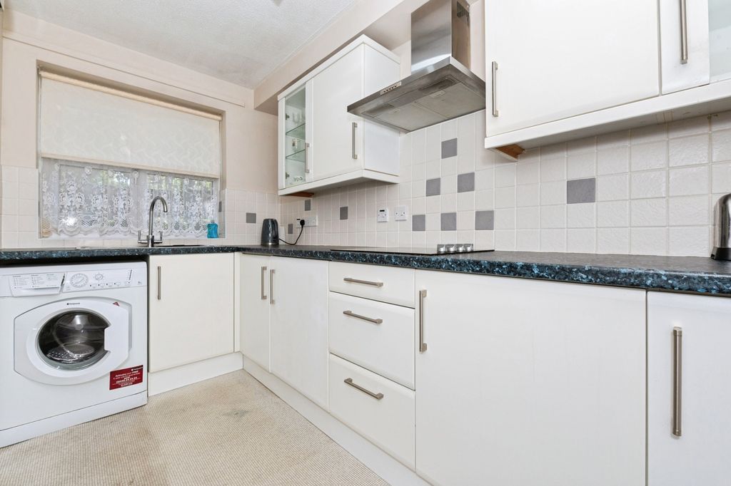 Property photo 3 of 20 Kitchen
