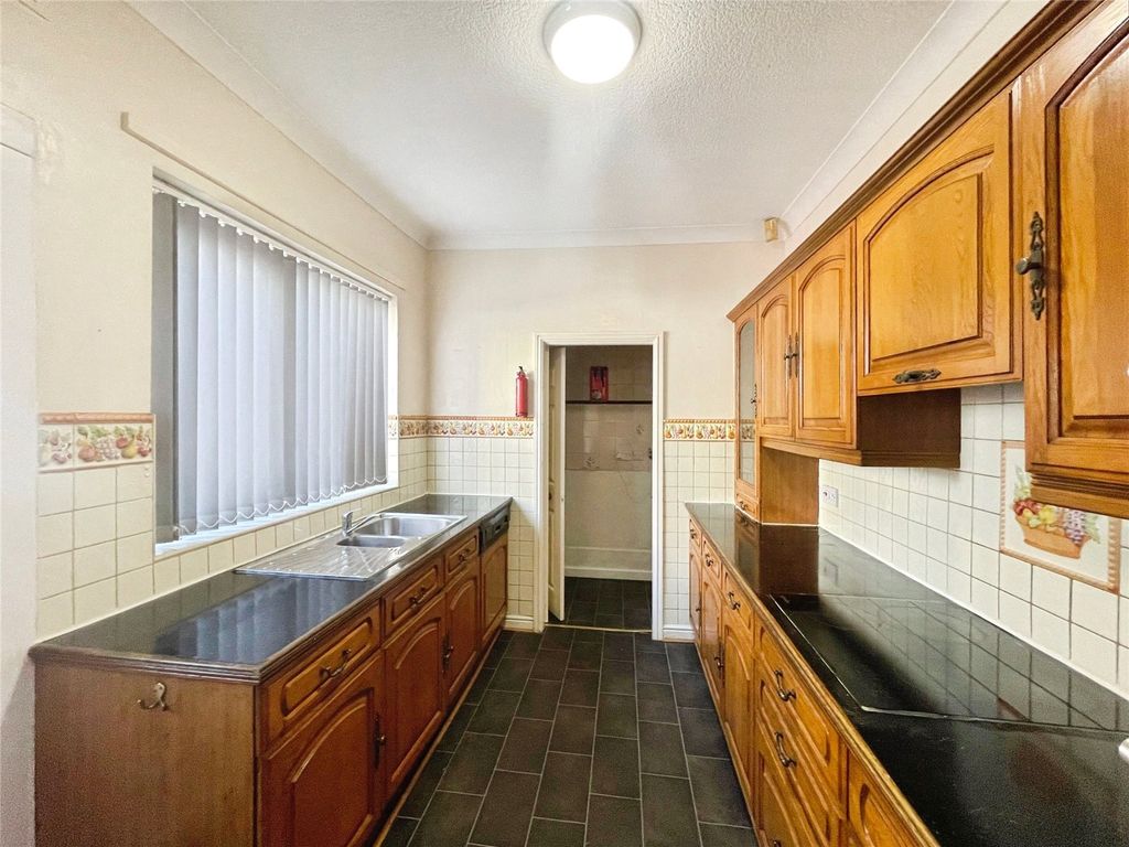 Property photo 2 of 20 Picture No. 29