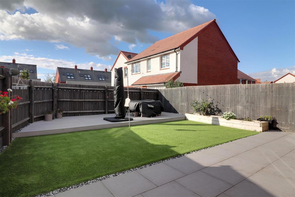 Property photo 3 of 18