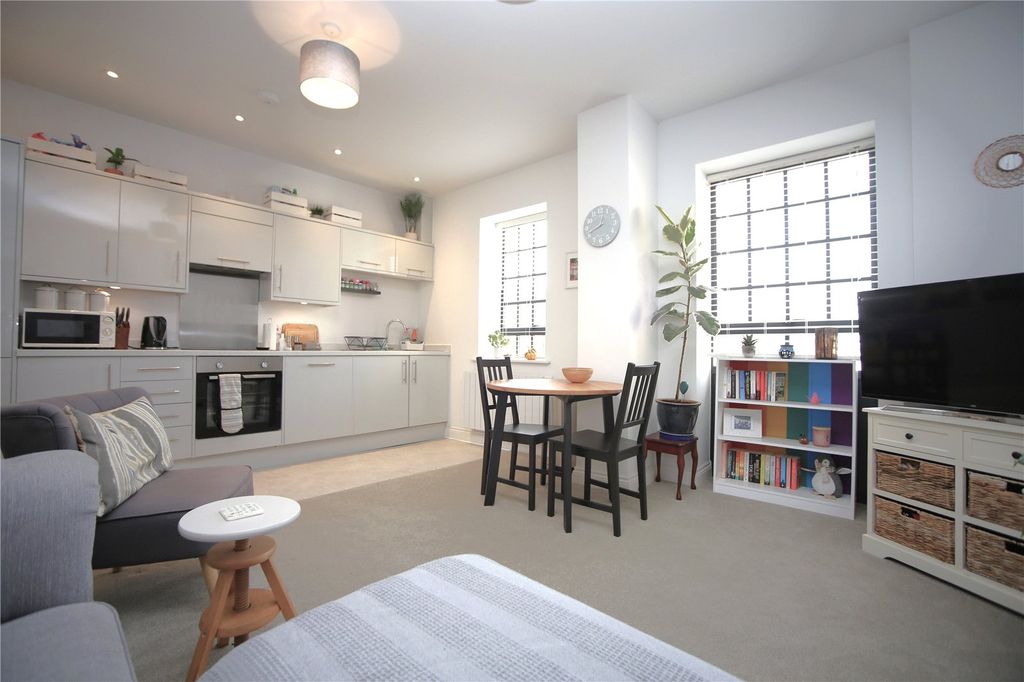 Property photo 2 of 14 Picture No. 27