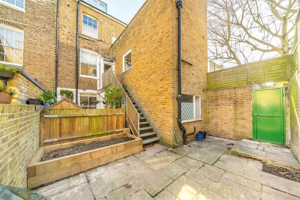 Property photo 3 of 8