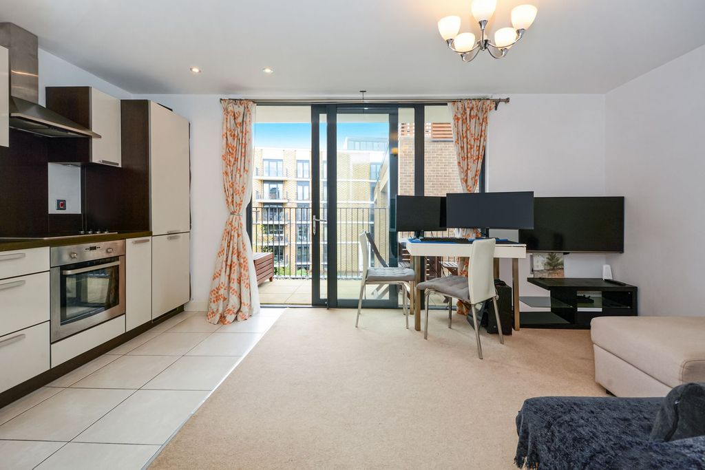 Property photo 3 of 10