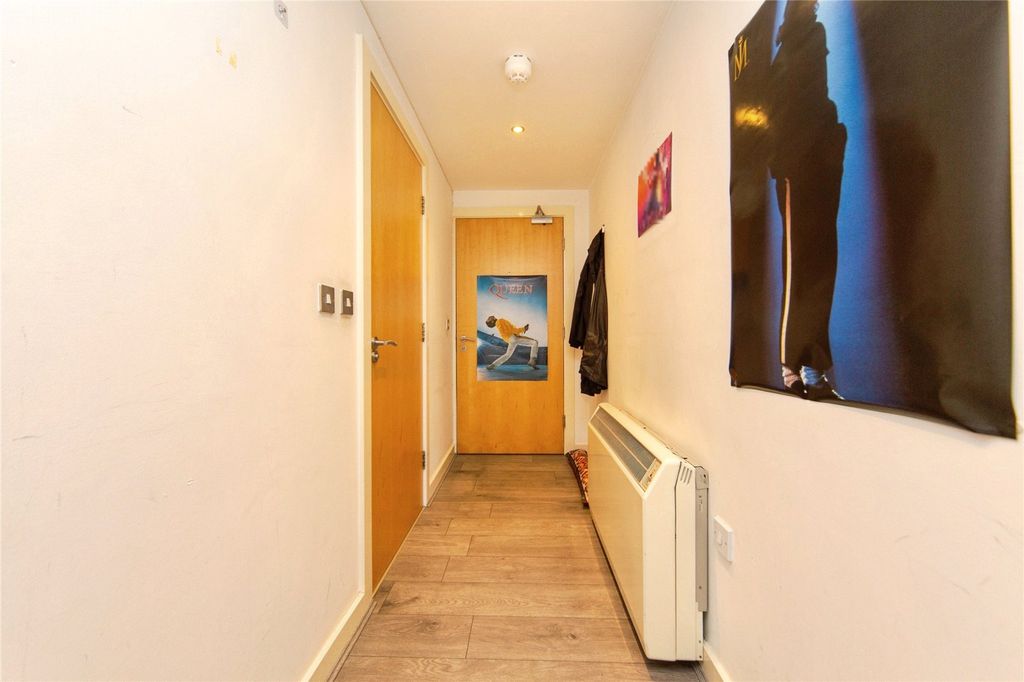 Property photo 3 of 28 Picture No. 03