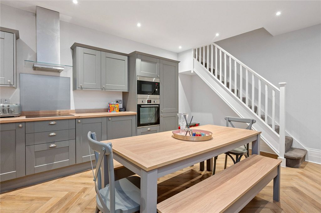 Property photo 2 of 10 Kitchen/ Dining Area