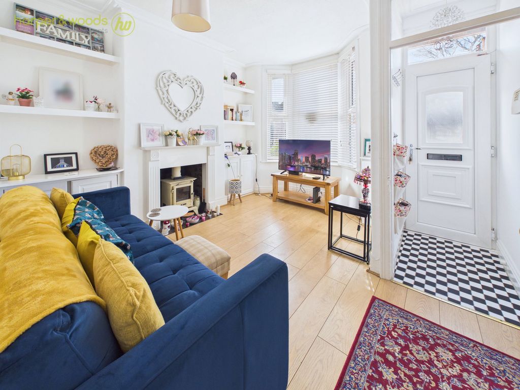 Property photo 2 of 33