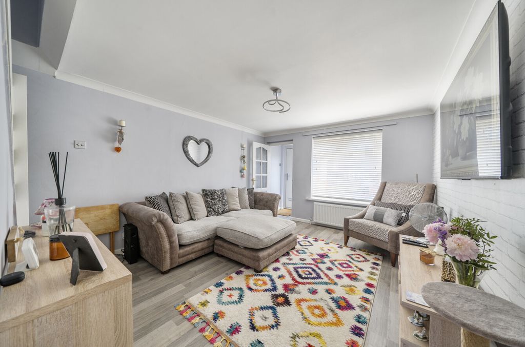 Property photo 2 of 20 1479762-17-6A3Ab3...