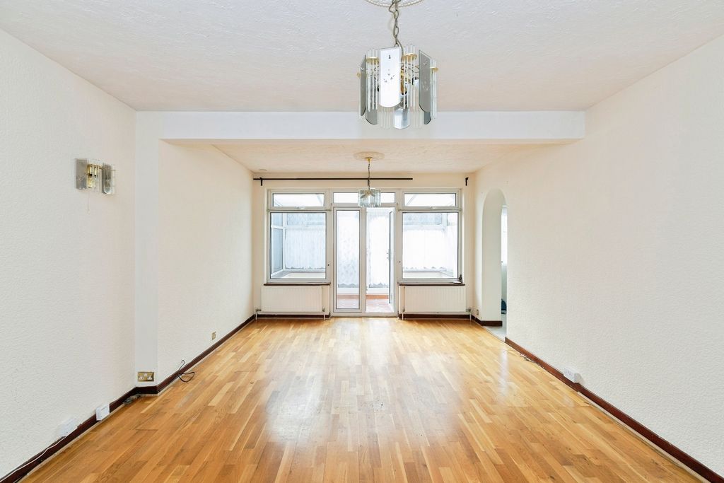 Property photo 2 of 19 Pbox-Img.Jpg