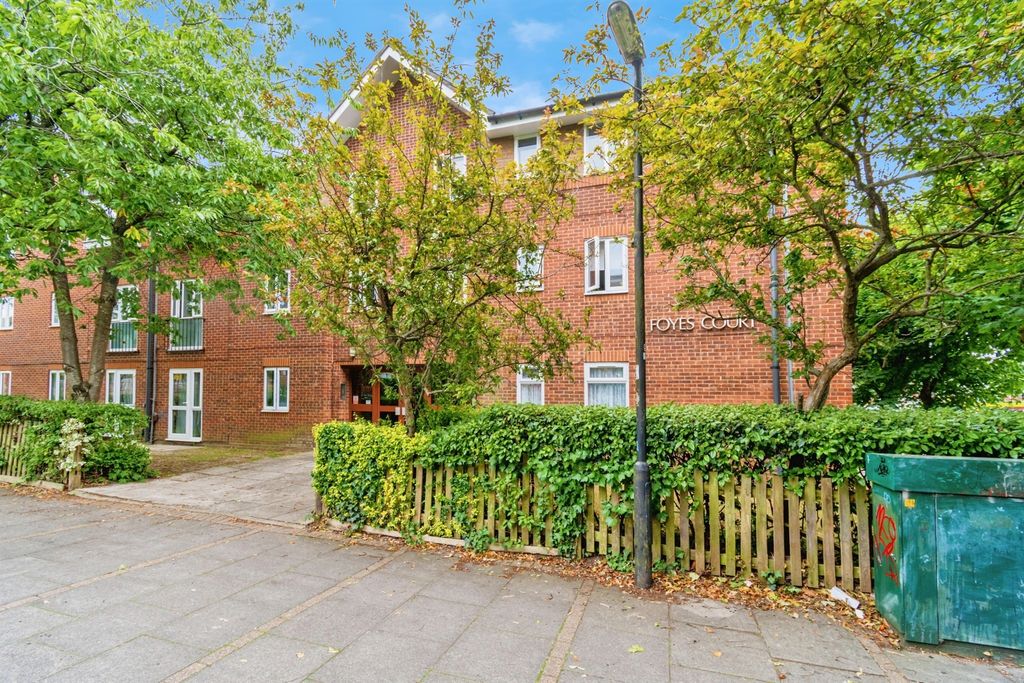 Property photo 1 of 12