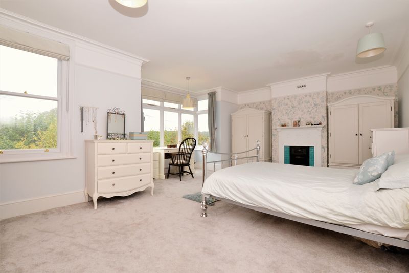 Property photo 1 of 9 Master Bedroom