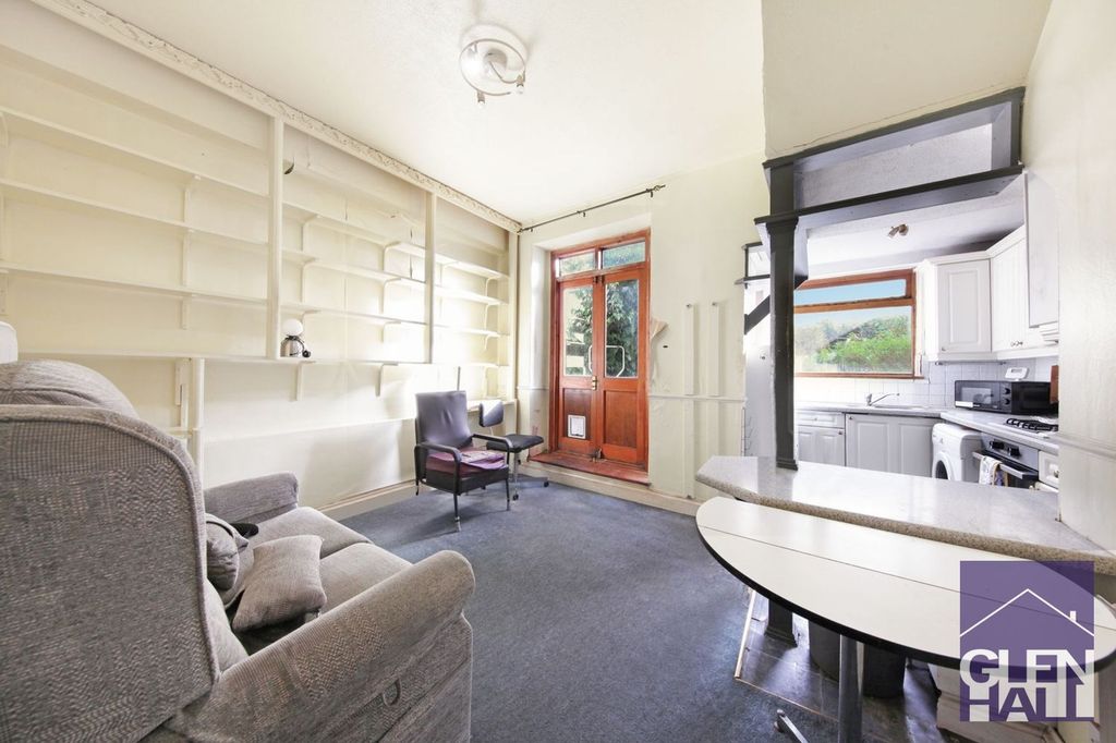 Property photo 3 of 10