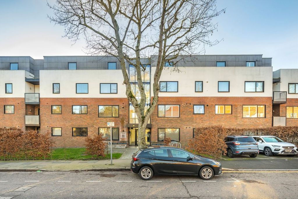 Property photo 1 of 6