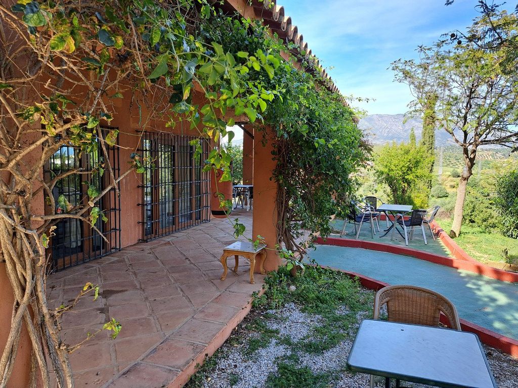 Property photo 1 of 41