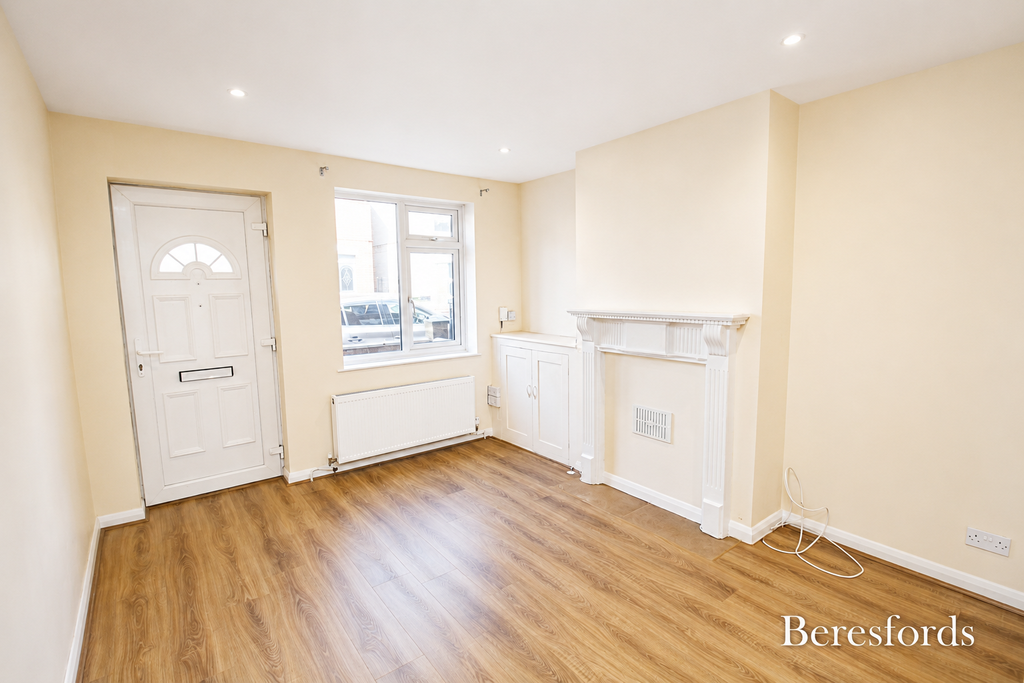 Property photo 2 of 11 Lounge Vew 1