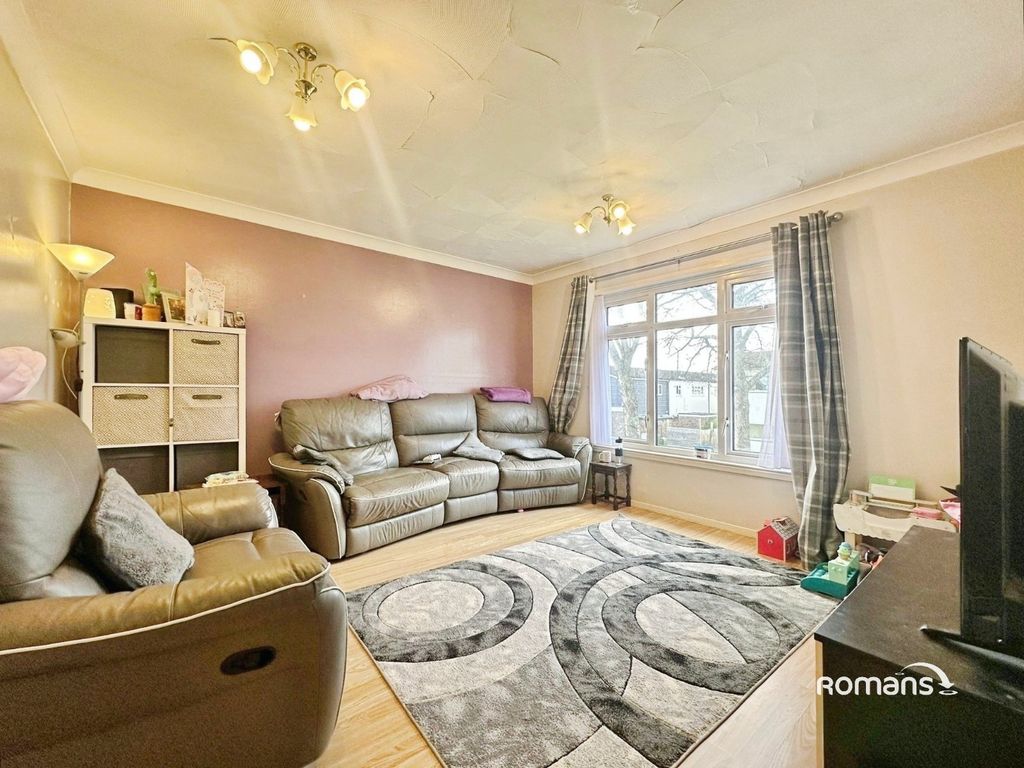 Property photo 2 of 10 Picture No. 12