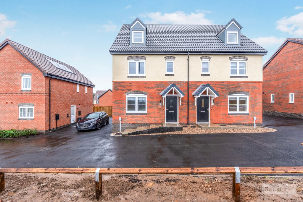 Property photo 1 of 13 Front