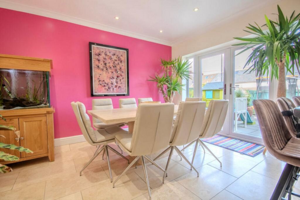 Property photo 3 of 31