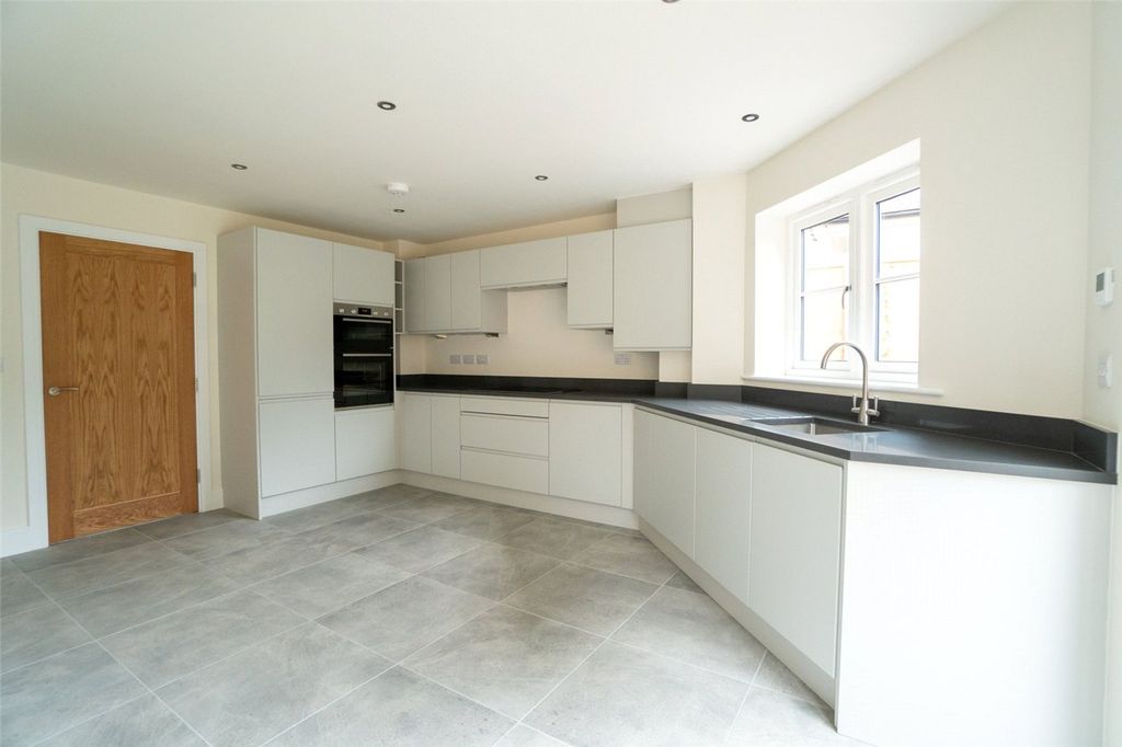 Property photo 3 of 10 Picture No. 08
