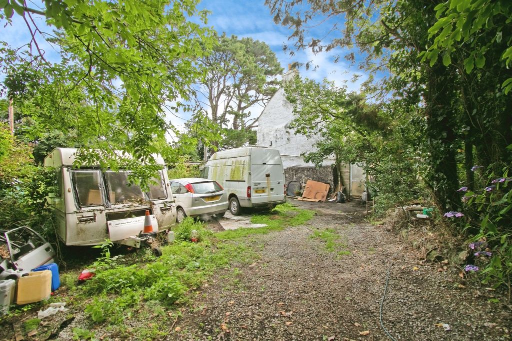 Property photo 2 of 17 Photo