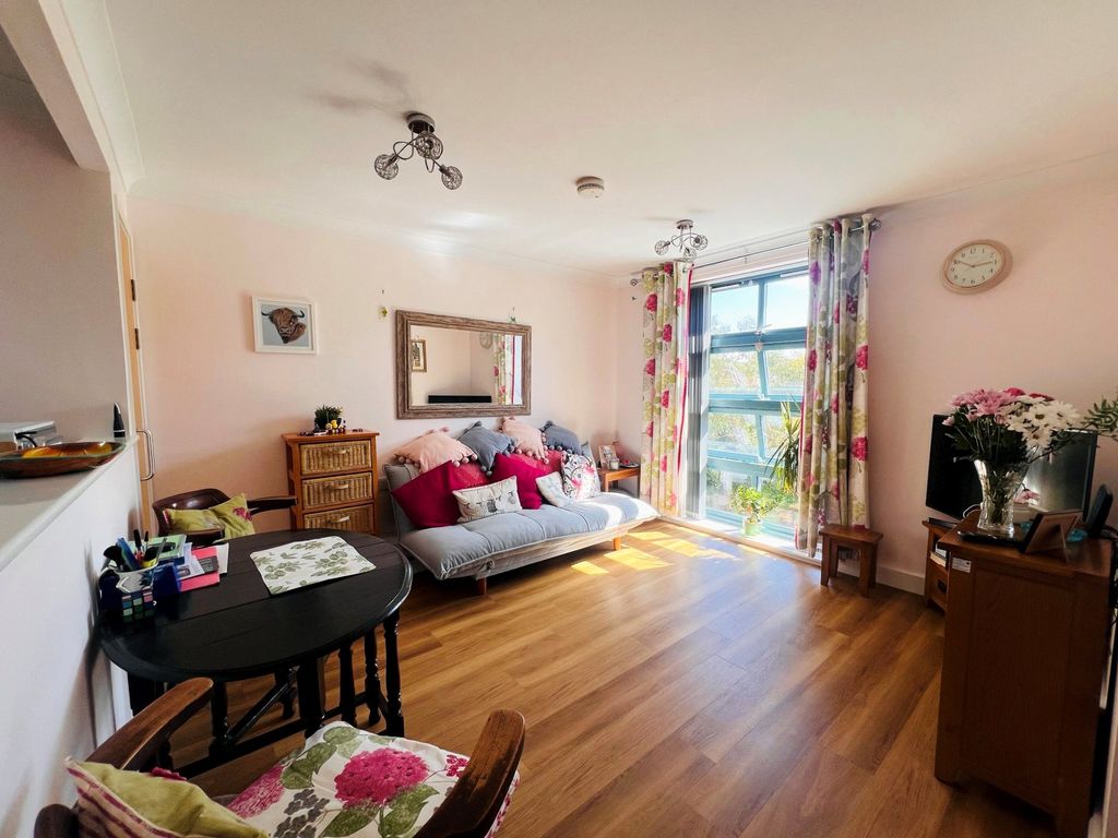 Property photo 2 of 14 Picture No. 08