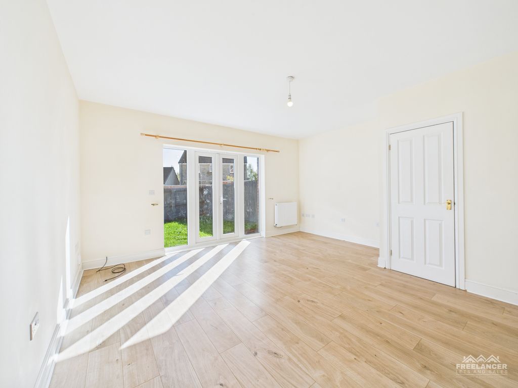 Property photo 3 of 13 Living Room