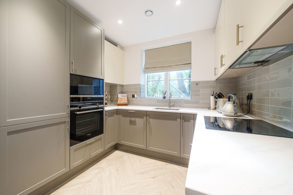 Additional image 5 of 3 bed flat for saleFellowes Rise, Winchester SO22