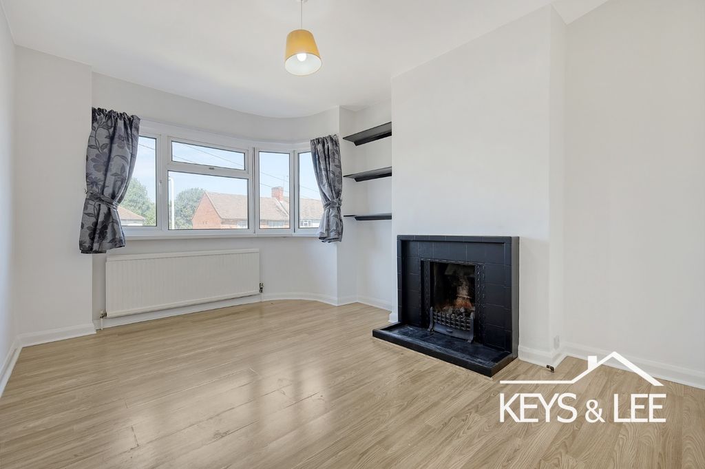 Property photo 2 of 9 4476994