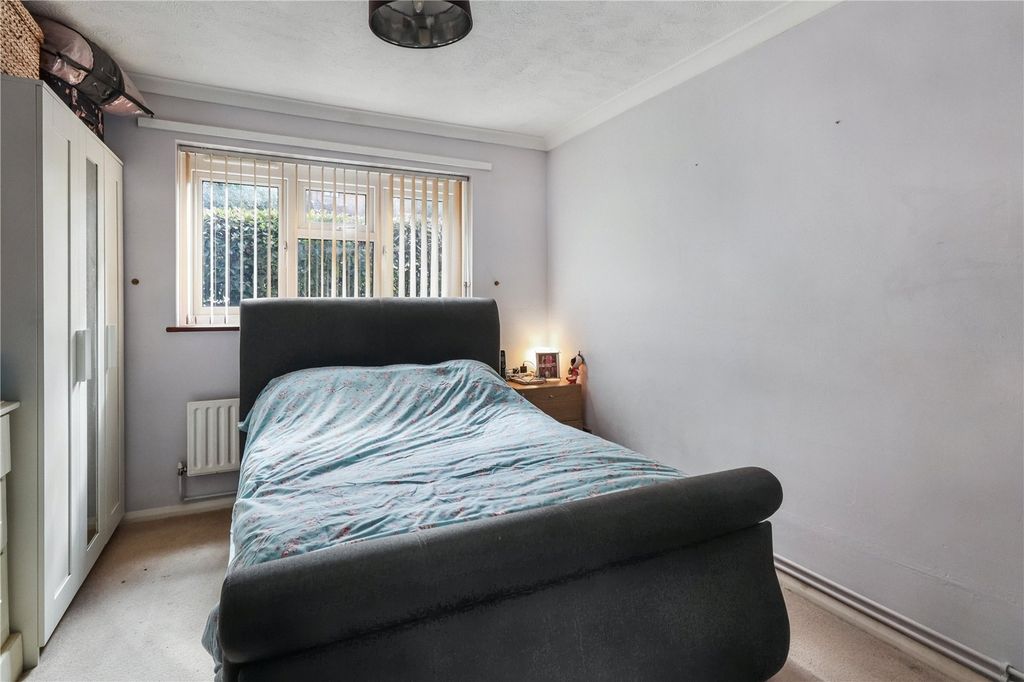 Property photo 3 of 9 Bedroom