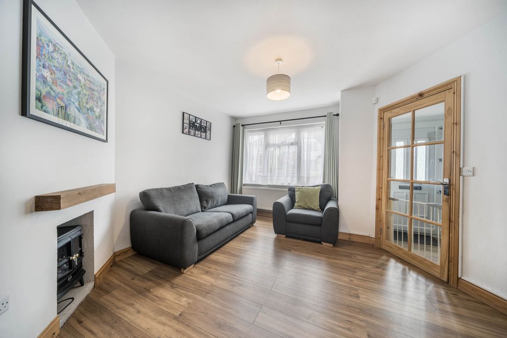 Property photo 3 of 20 1297782-20-682Ef2...