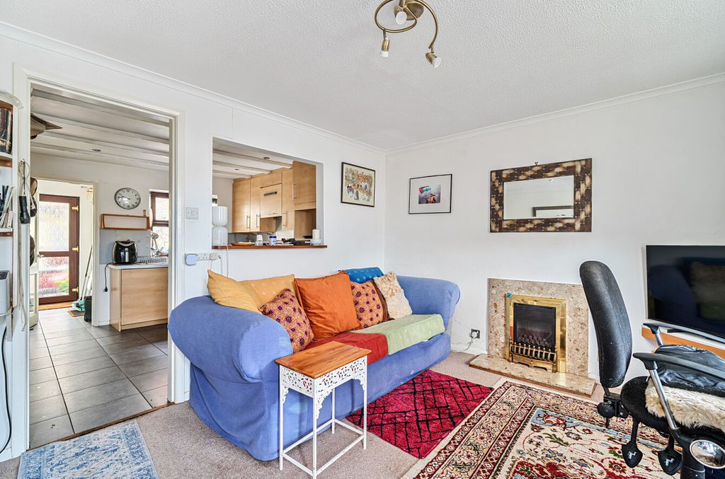 Property photo 3 of 16 1404694-9-698Dac9...