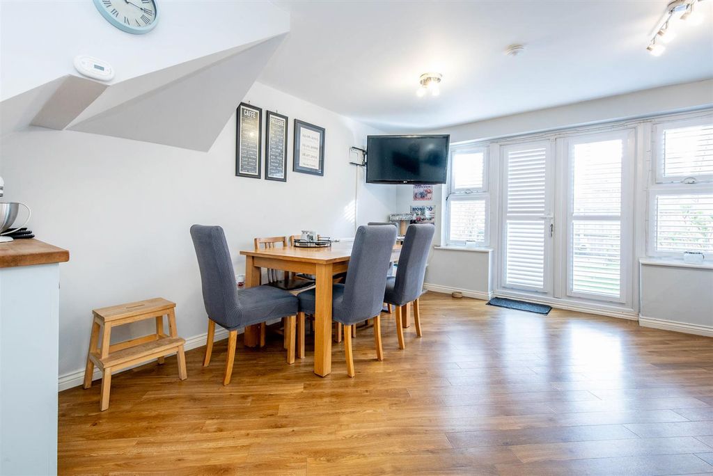 Property photo 3 of 20 Kitchen/Diner