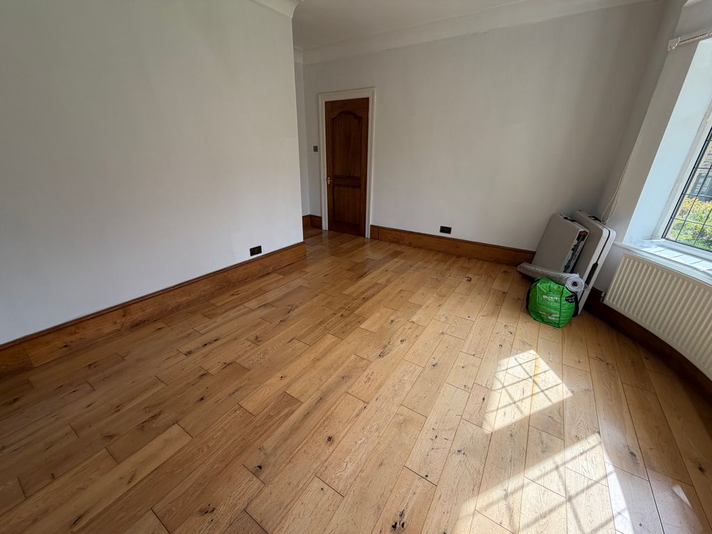 Property photo 3 of 16 Image