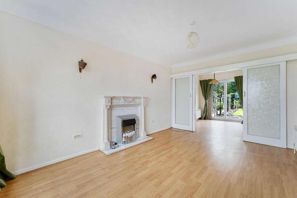 Property photo 2 of 30