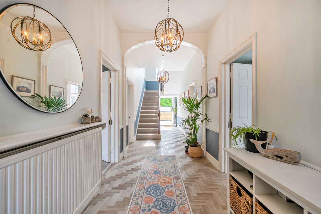 Property photo 2 of 36 1513566-34-1A05d8...