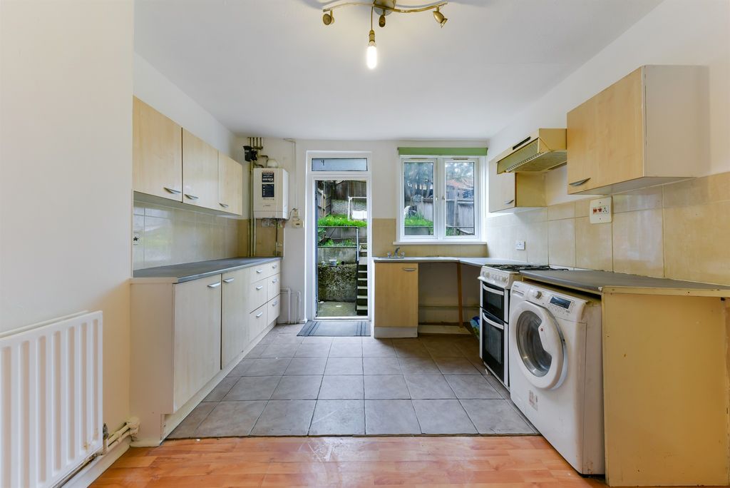 Property photo 3 of 11
