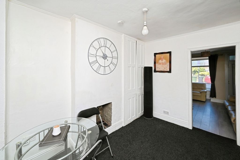 Property photo 3 of 21 Dining Room