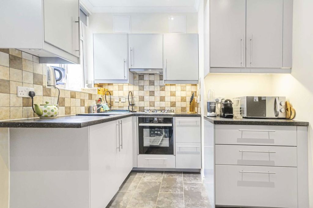Property photo 2 of 4