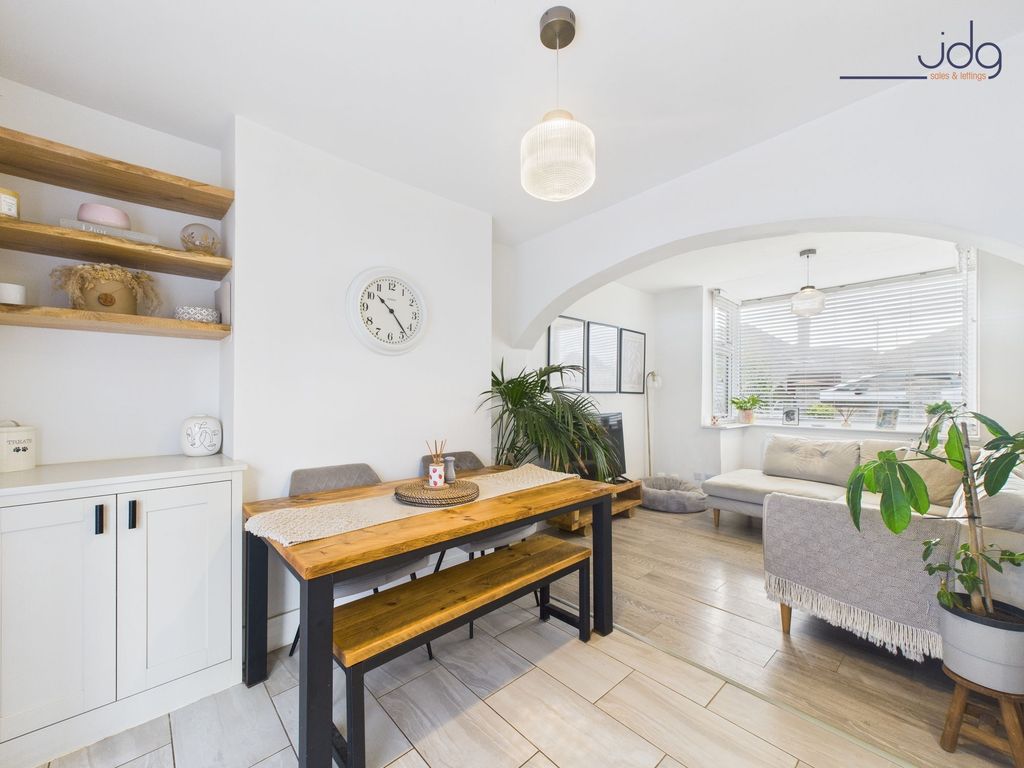 Property photo 3 of 14 Dining Area