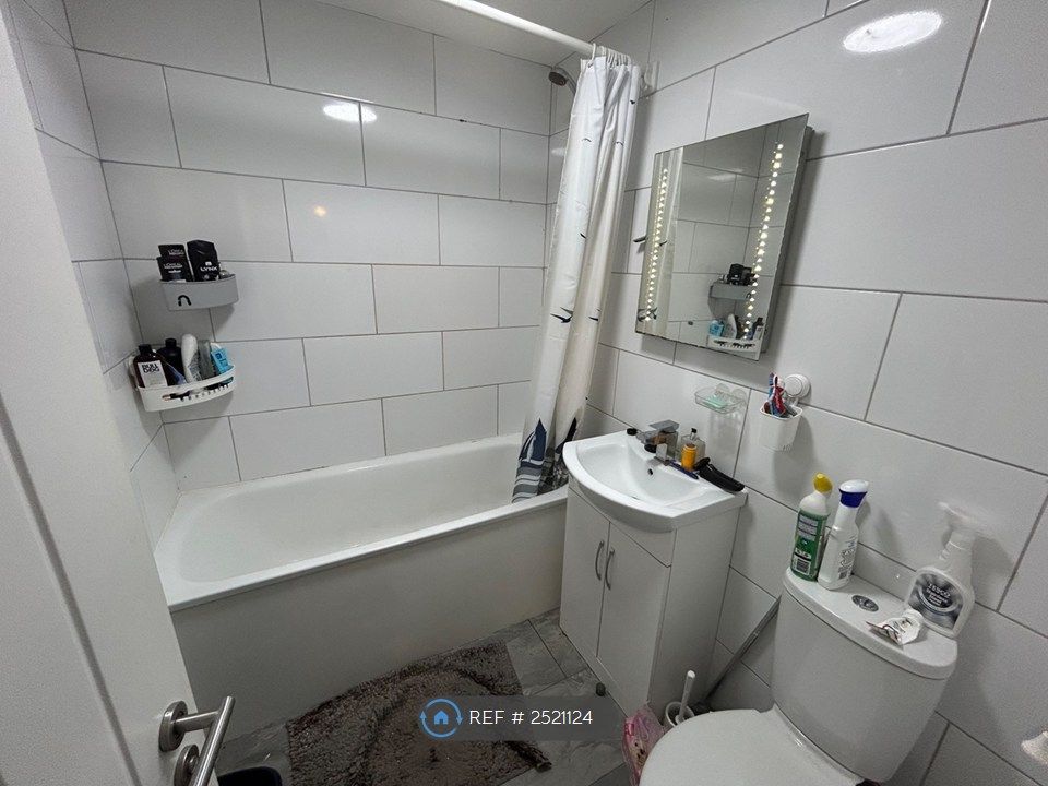 Property photo 2 of 4 Bathroom