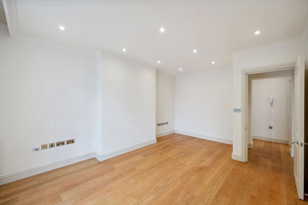 Property photo 2 of 14 Image