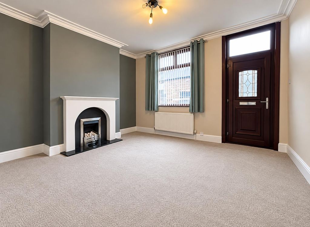 Property photo 2 of 8 A47B8EE2-EE4C-4969-9Ed8-Fe375B7B4820.Png