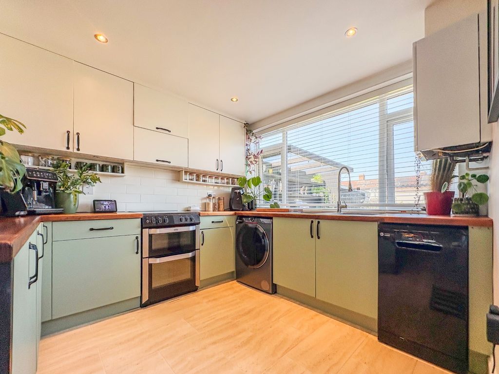 Property photo 2 of 27 5165824