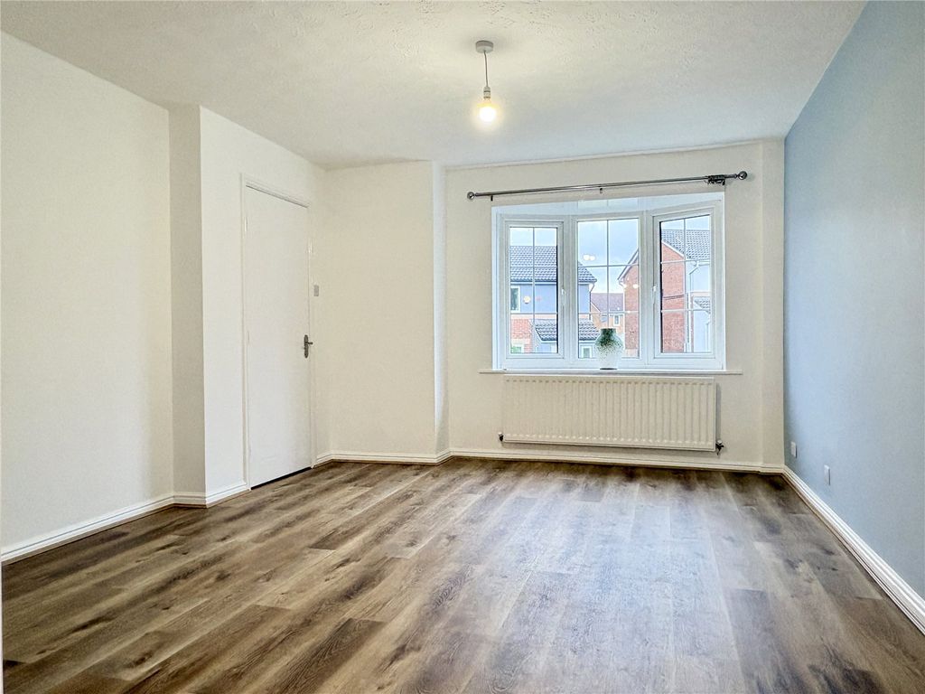 Property photo 3 of 12 Living Room