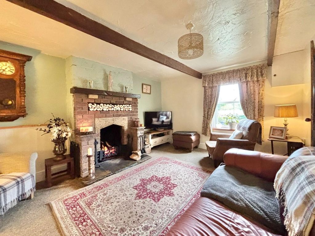 Property photo 3 of 26 1F7E76Df-0598-4d96-B4c5-F1B79A5d4d79.Jpg