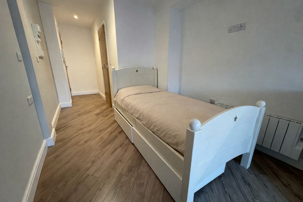 Property photo 2 of 6 Picture No. 01