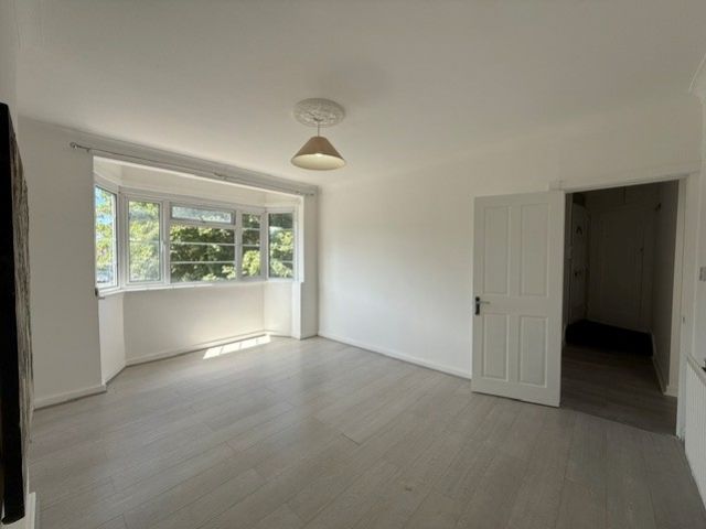 Property photo 2 of 12 9