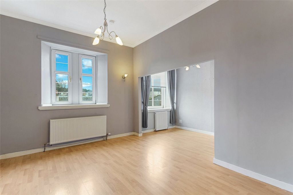 Property photo 2 of 21 Lounge/Diner